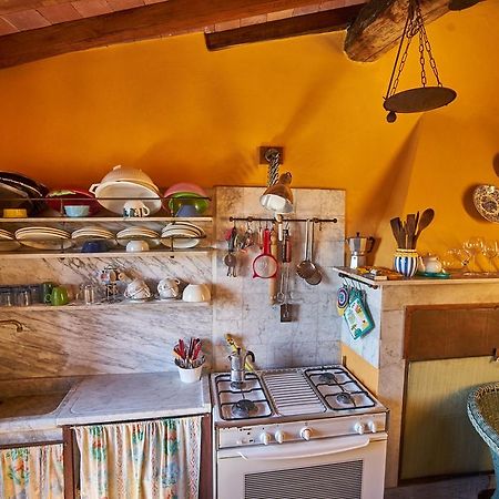 Sotto Il Castello Bed & Breakfast Trebiano Eksteriør bilde