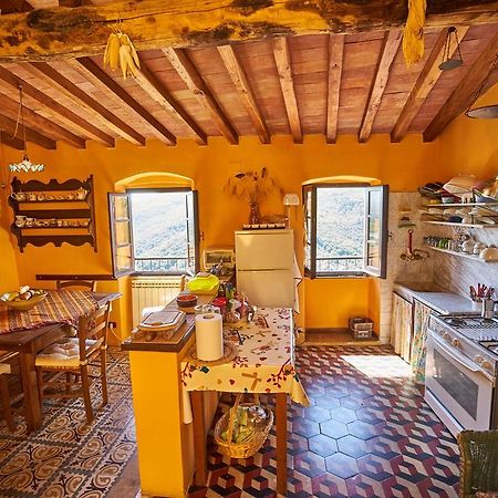 Sotto Il Castello Bed & Breakfast Trebiano Eksteriør bilde