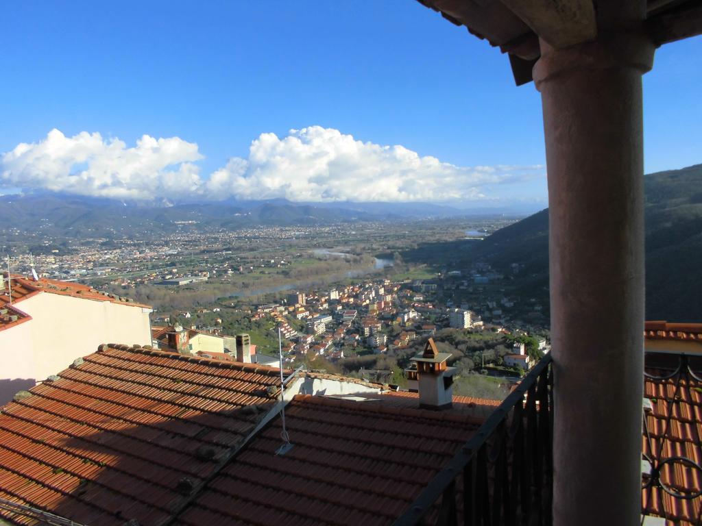 Sotto Il Castello Bed & Breakfast Trebiano Eksteriør bilde