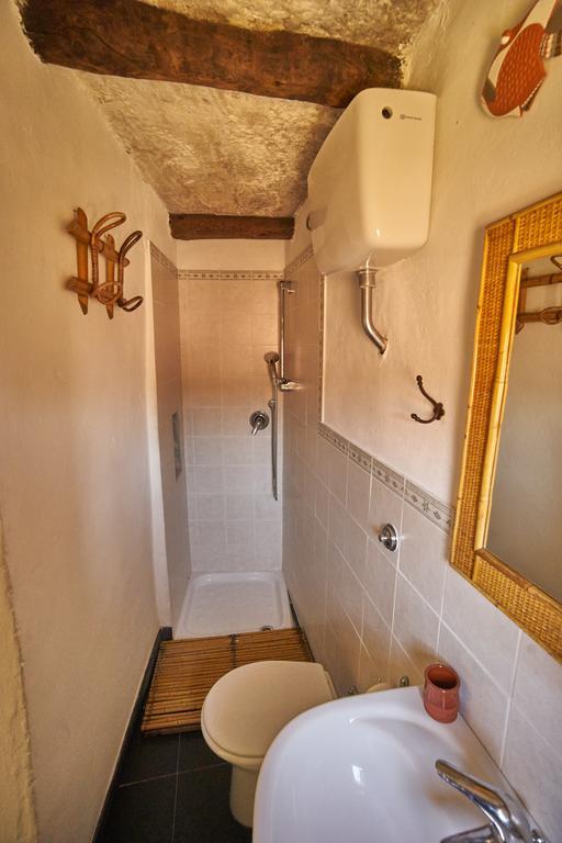 Sotto Il Castello Bed & Breakfast Trebiano Eksteriør bilde