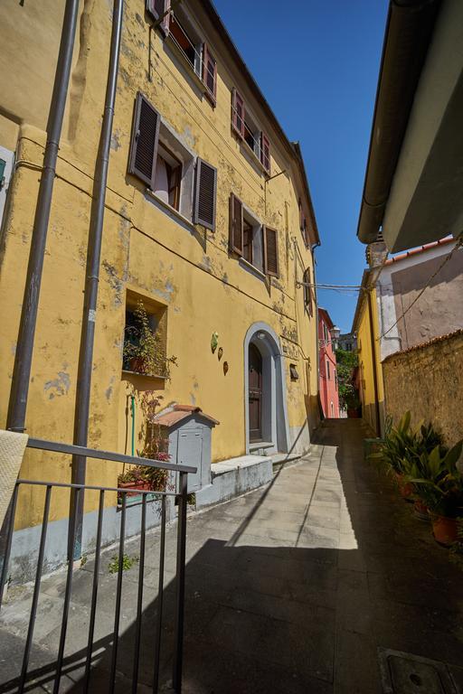Sotto Il Castello Bed & Breakfast Trebiano Eksteriør bilde