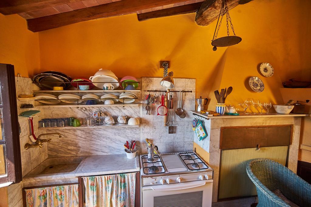 Sotto Il Castello Bed & Breakfast Trebiano Eksteriør bilde