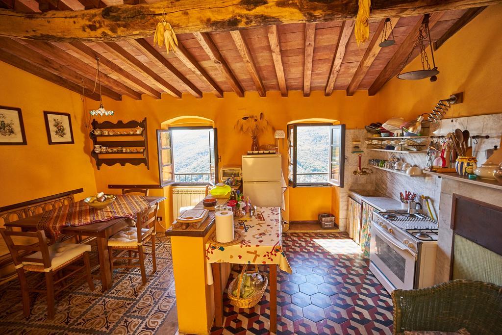 Sotto Il Castello Bed & Breakfast Trebiano Eksteriør bilde